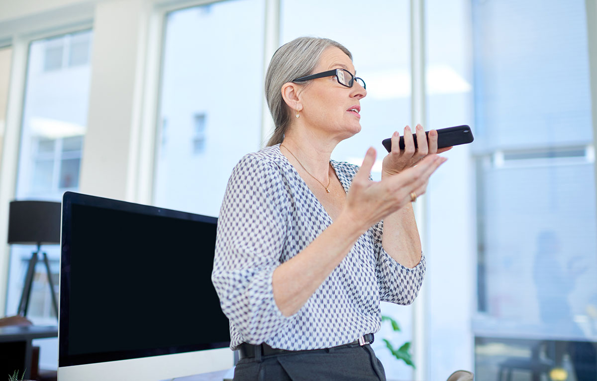Como-optimizar-tu-estrategia-de-SEO-para-busquedas-por-voz
